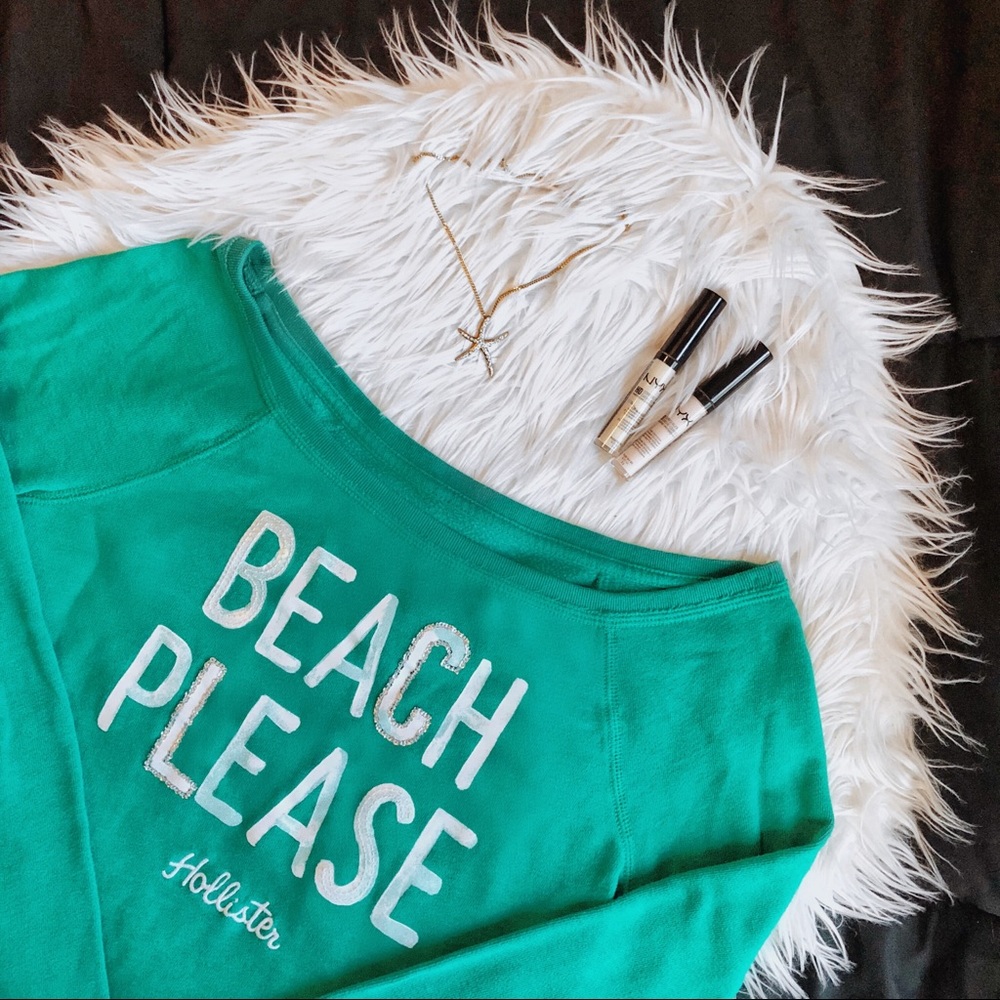 HOLLISTER "BEACH PLEASE" SWEATER